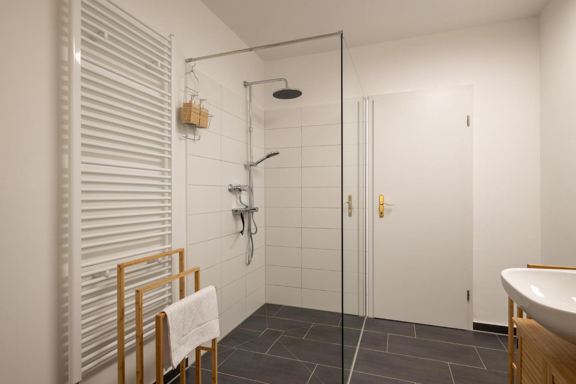 Leipzig Mitte - 2 Parkplaetze - Koselig Apartments Экстерьер фото